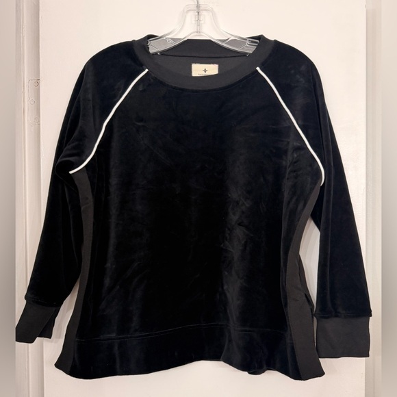 Tuckernuck Sweaters - Tuckernuck Velvet Long Sleeve Sweater Black Size Small